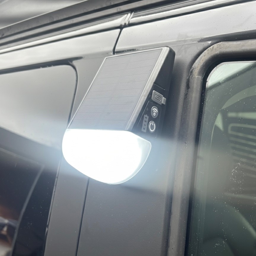 LED-Außenleuchte mit Magnet & Solar inkl. Bewegungsmelder und Kederadapter