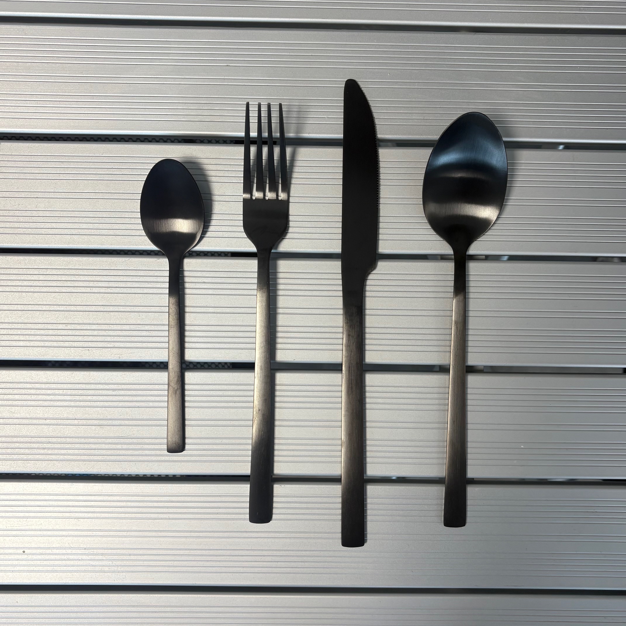 Besteckset 16-teilig Edelstahl schwarzmatt Elegance
