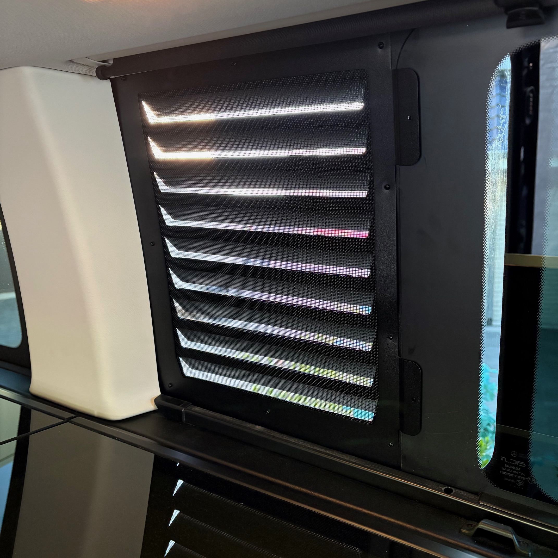 Westfalia ventilation grille for the sliding window in the Marco Polo