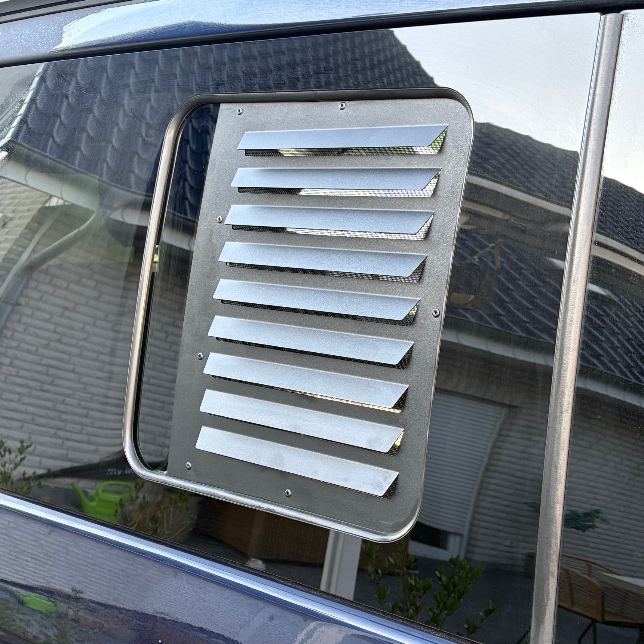 Westfalia ventilation grille for the sliding window in the Marco Polo