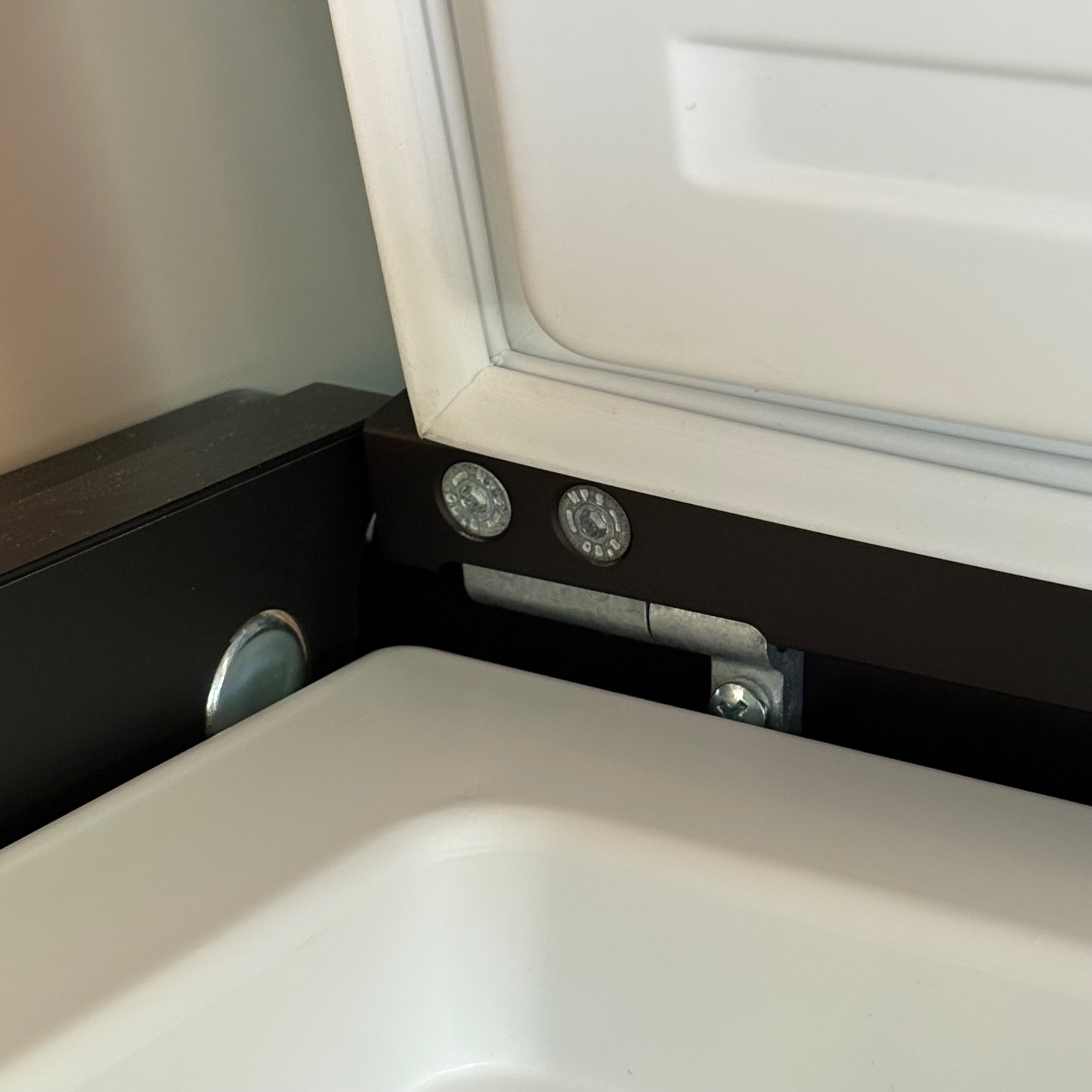 Refrigerator hinge Mercedes Marco Polo | Hinge for all covers hob, sink, refrigerator Refrigerator hinge Mercedes Marco Polo | Hinge for all covers hob, sink, refrigerator