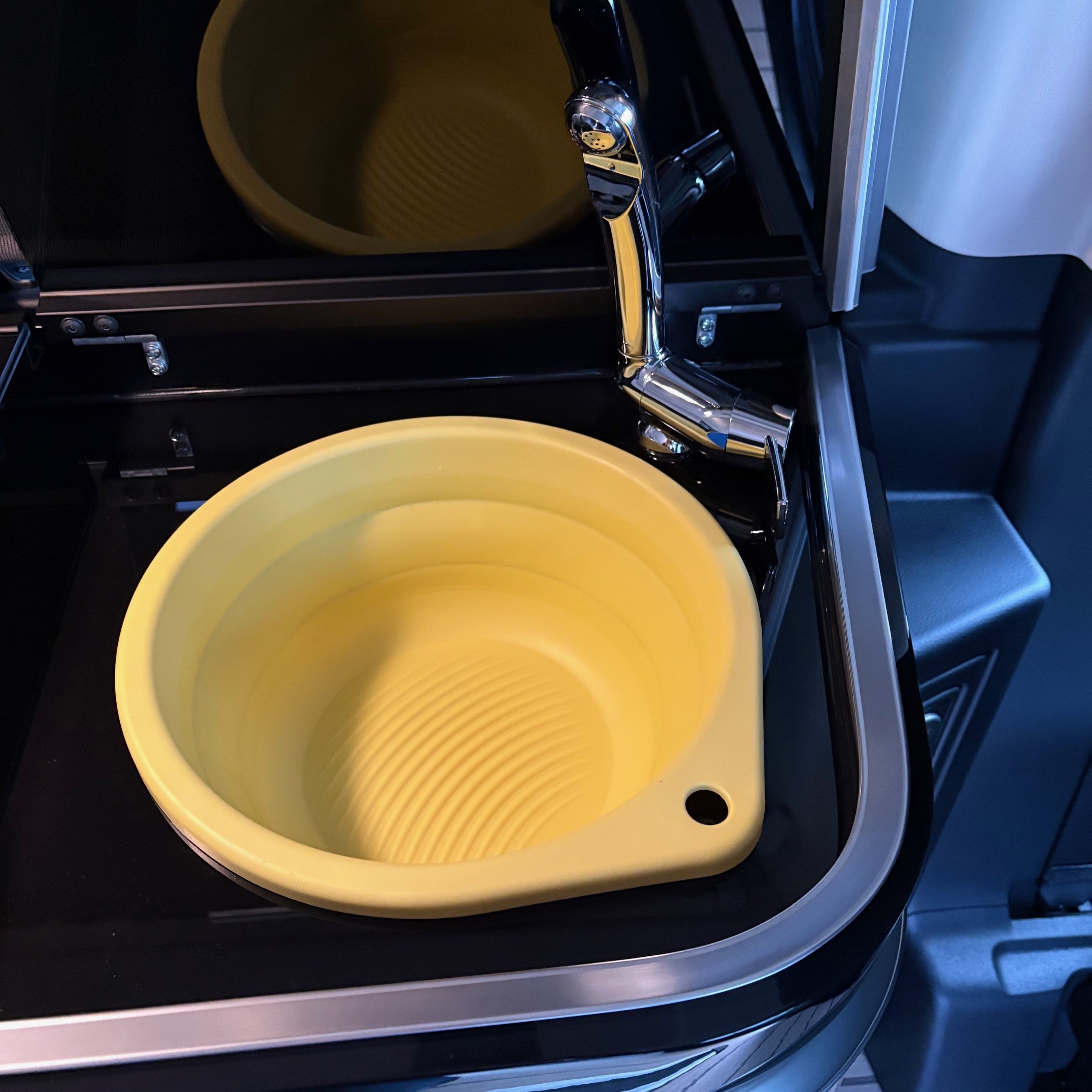 Faltbare Spülschüssel für die Spüle im Mercedes Marco Polo