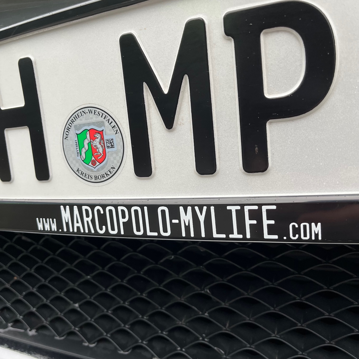 "MP my life" Kennzeichenverstärker / Kennzeichenhalterung (2 Stück)
